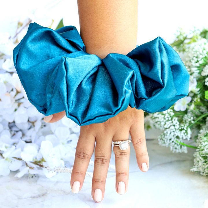 Lucia Xtra Scrunchie